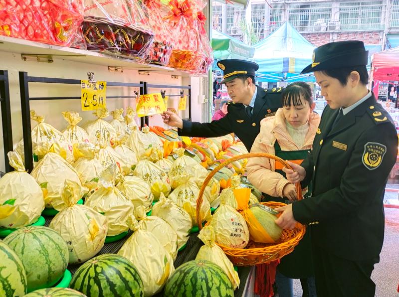 江西于都專項(xiàng)檢查水果市場(chǎng)_江西于都專項(xiàng)檢查水果市場(chǎng) (1).jpg_efb9a83d278f4d6cb57329b1b0b0f99c.jpg