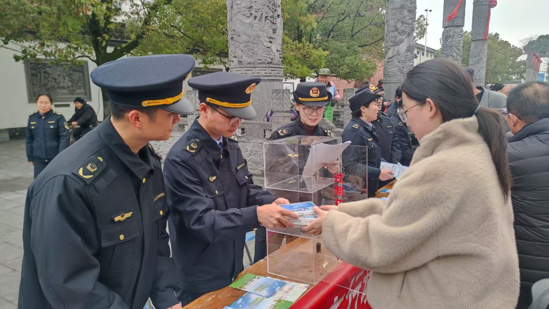 安徽省休寧縣市場監(jiān)督管理局：過期藥品回收公益行，共筑安全用藥防線_QQ圖片20250317092031.jpg_cbe4550c9eef49bcab16bbcc8d291215.jpg